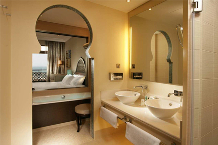 HiltonSlider2